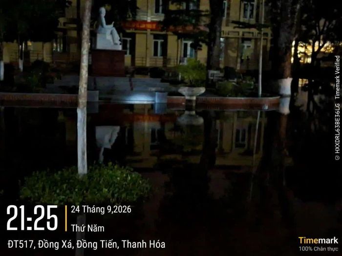 Mặc dù quyết liệt thực hiện nhiều biện pháp thoát nước nhưng đến đêm 24/9, nước tại 3 trường học của xã Đồng Tiến vẫn rút chậm so với mục tiêu đề ra.
