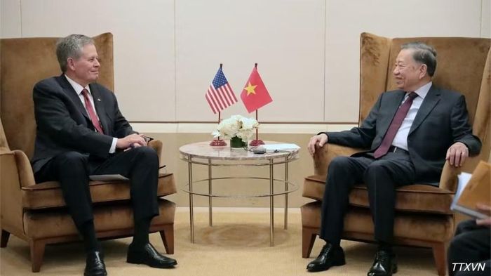 Tổng Bí thư, Chủ tịch nước Tô Lâm tiếp Tiếp Thượng nghị sĩ Hoa Kỳ Steve Daines. Ảnh: Thanh Tuấn/TTXVN