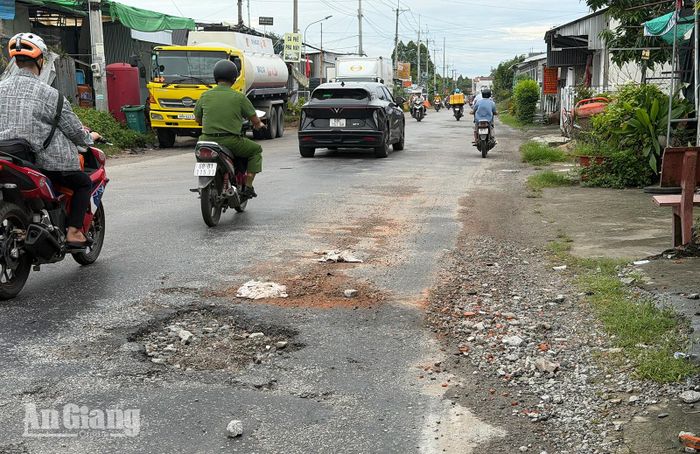 Đoạn quốc lộ 80 qua địa bàn xã Sơn Kiên. Ảnh: chụp lúc 7 giờ ngày 22/9/2026