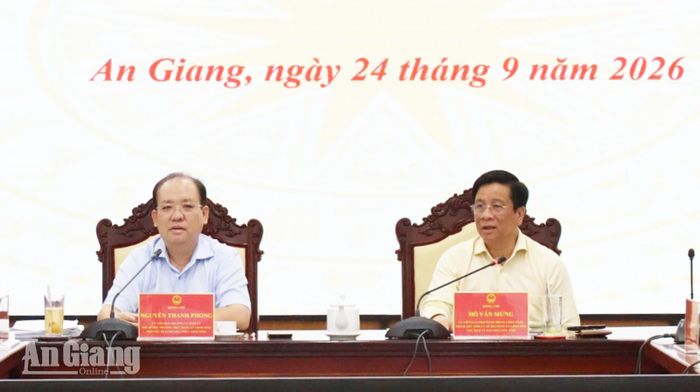 Chủ tịch UBND tỉnh Hồ Văn Mừng kết luận tại cuộc họp.