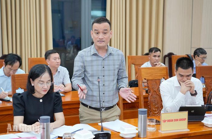Đại diện Tập đoàn Sun Group phát biểu tại buổi làm việc.