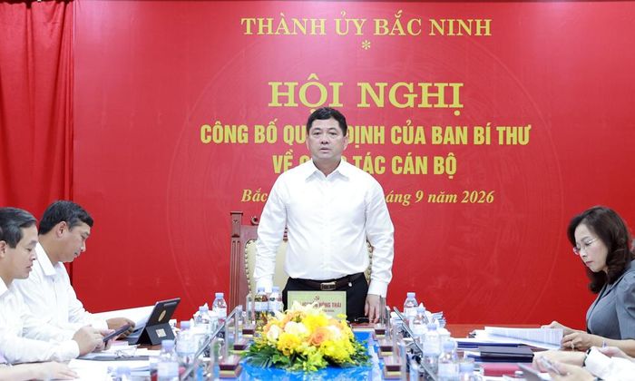 Đồng chí Nguyễn Hồng Thái chủ trì hội nghị.