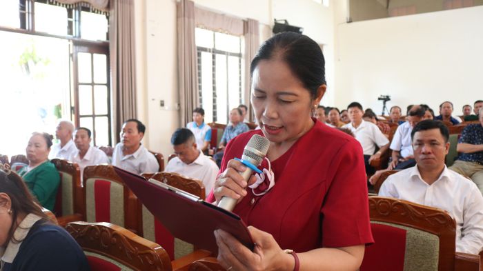  Cử tri xã Bảo Đài nêu ý kiến kiến nghị. 