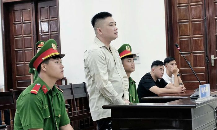  Bị cáo Nguyễn Văn Huỳnh nghe tuyên án. 