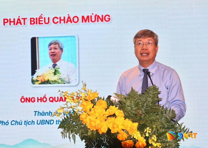 Phó Chủ tịch UBND thành phố Hồ Quang Bửu phát biểu chào mừng hội thảo. Ảnh: QUỐC TUẤN