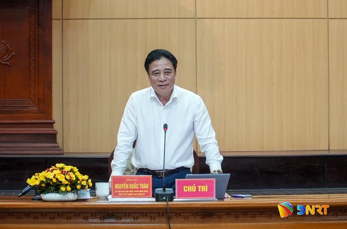 Phó Bí thư Thường trực Thành ủy Nguyễn Khắc Toàn phát biểu tại buổi làm việc. Ảnh: HỒ QUÂN