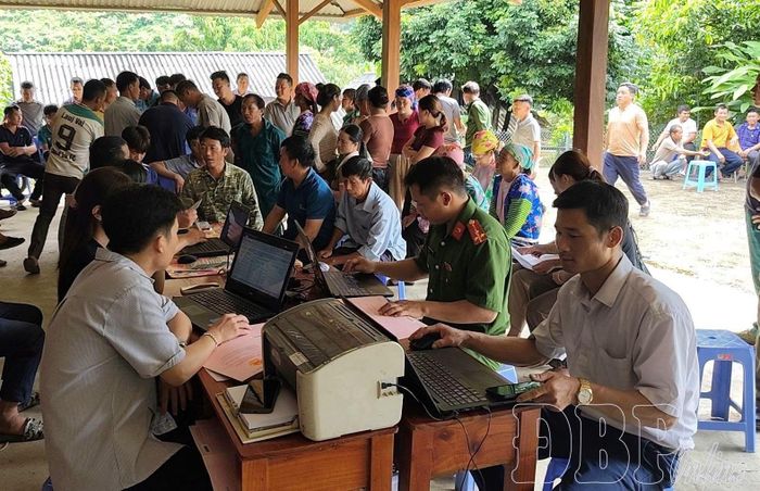 Tổ công tác xã Pú Nhung triển khai công tác rà soát, kê khai, đẩy nhanh tiến độ đo đạc đất đai trên địa bàn.