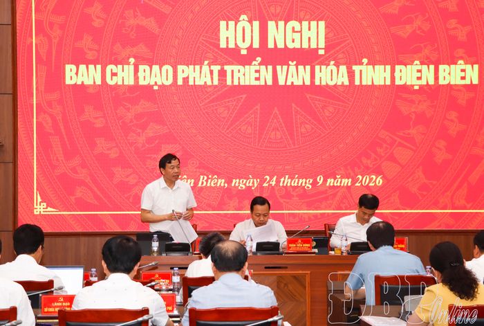 Đồng chí Lê Văn Lương, Phó Bí thư Tỉnh ủy, Chủ tịch UBND tỉnh phát biểu tại hội nghị.