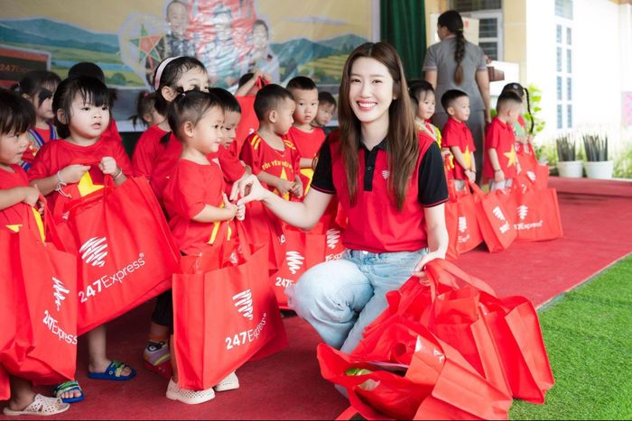 Diễn viên Thúy Ngân đồng hành cùng chương trình