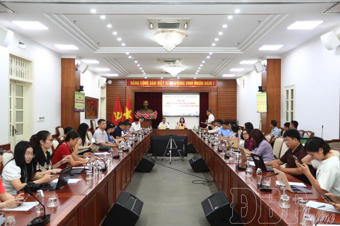 Toàn cảnh buổi họp báo Ngày hội Văn hóa dân tộc Mông lần thứ IV.