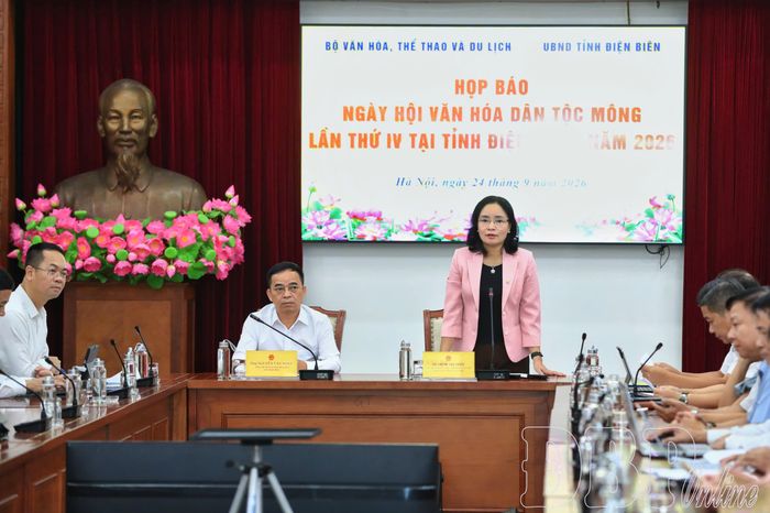 Bà Trịnh Thị Thủy, Thứ trưởng Bộ Văn hóa, Thể thao và Du lịch, Trưởng Ban Chỉ đạo Ngày hội phát biểu khai mạc buổi họp báo.