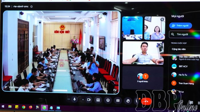 Cuộc họp kết nối trực tuyến từ điểm cầu Điện Biên đến các đơn vị.