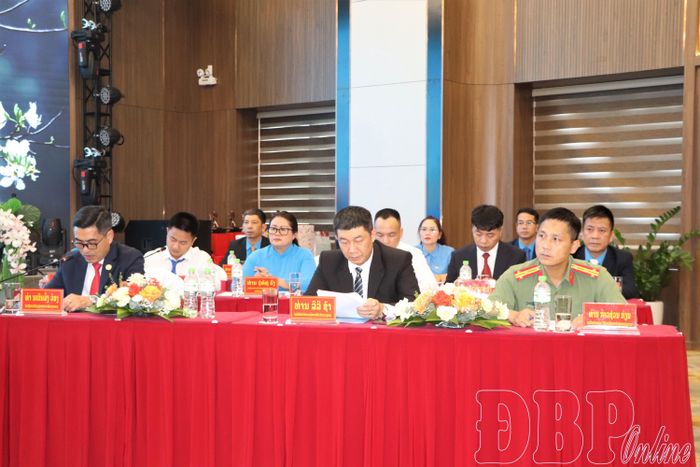 Đại biểu tỉnh Điện Biên dự hội đàm.