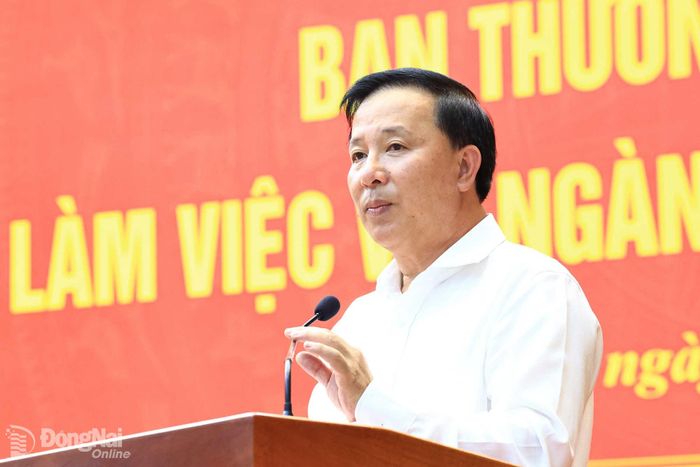 Phó Bí thư Thành ủy, Chủ tịch UBND thành phố Nguyễn Văn Út phát biểu tại buổi làm việc. Ảnh: Công Nghĩa