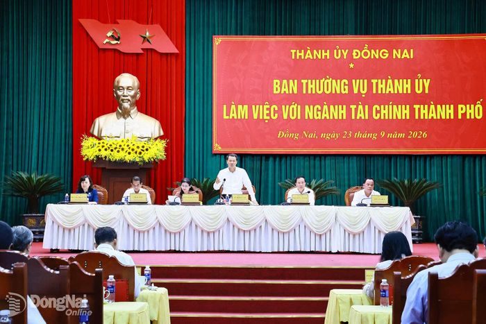 Bí thư Thành ủy Vũ Hồng Văn phát biểu chỉ đạo tại hội nghị. Ảnh: Công Nghĩa