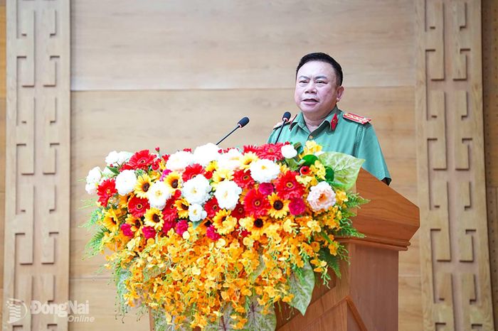 Đại tá Nguyễn Phương Đằng, Phó Giám đốc Công an thành phố phát biểu tại hội nghị. Ảnh: T.V