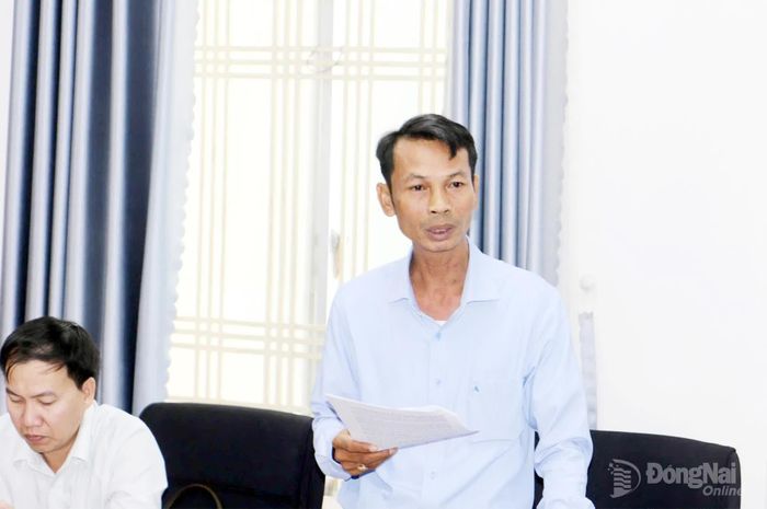 Thành viên đoàn giám sát phát biểu tại buổi làm việc. Ảnh: Văn Truyên