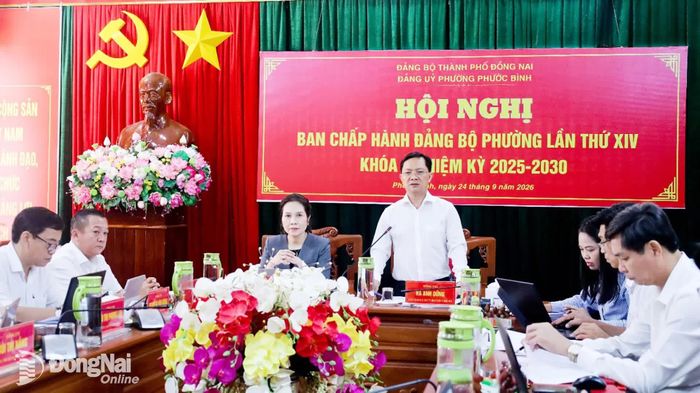 Đồng chí Hà Anh Dũng, Ủy viên Ban Thường vụ Thành ủy, Phó Chủ tịch Thường trực Ủy ban MTTQ Việt Nam thành phố Đồng Nai phát biểu tại hội nghị. Ảnh: Ngọc Cương