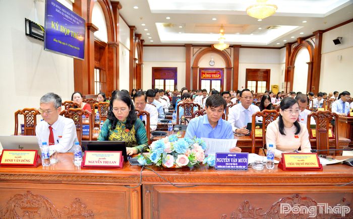 Quang cảnh phiên khai mạc.