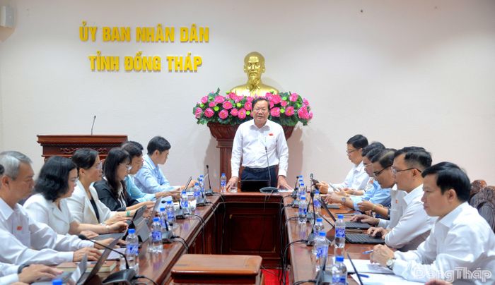 Quang cảnh thảo luận tại tổ.