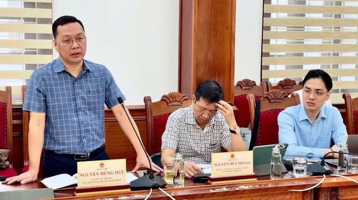 Ông Nguyễn Hùng Huế - Quyền Cục trưởng Cục Kiểm soát thủ tục hành chính (Bộ Tư pháp) phát biểu tại buổi làm việc. Ảnh: Minh Hoàng