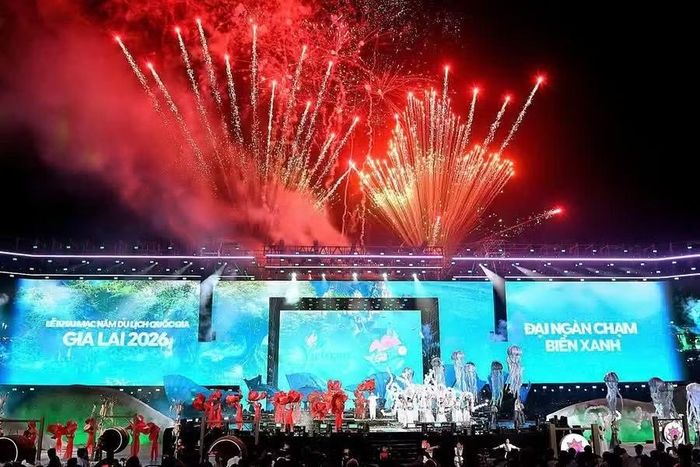  Toàn cảnh sân khấu hoành tráng tại sự kiện khai mạc Năm Du lịch quốc gia - Gia Lai 2026. Ảnh: Đ.T 