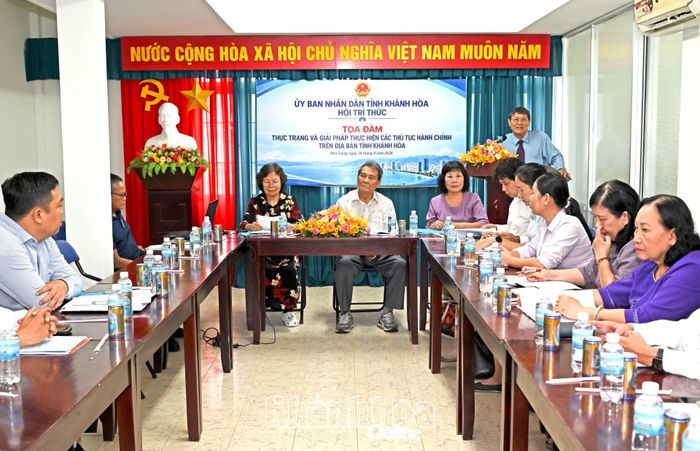 Quang cảnh buổi tọa đàm.