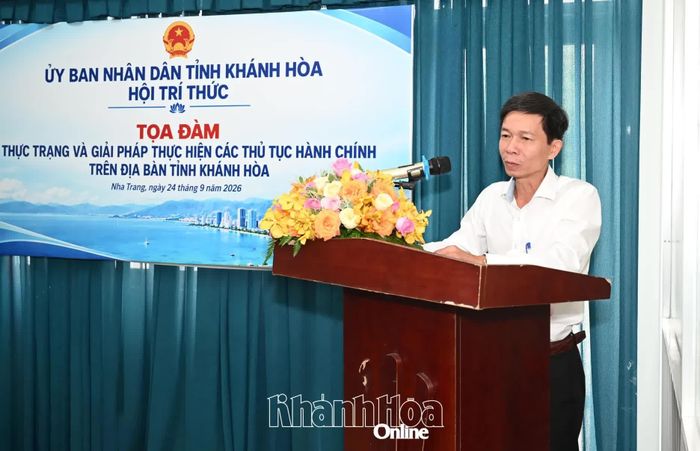 Lãnh đạo UBND phường Nam Nha Trang phát biểu tại tọa đàm.