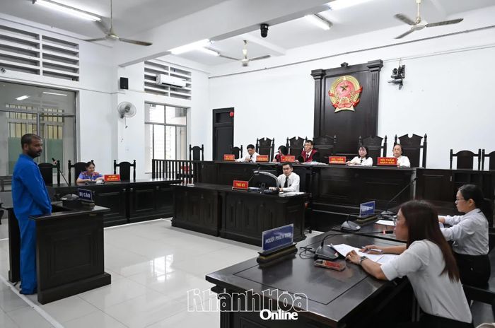 Quang cảnh phiên tòa.