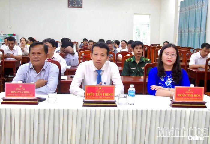 Các đại biểu tham dự hội nghị.