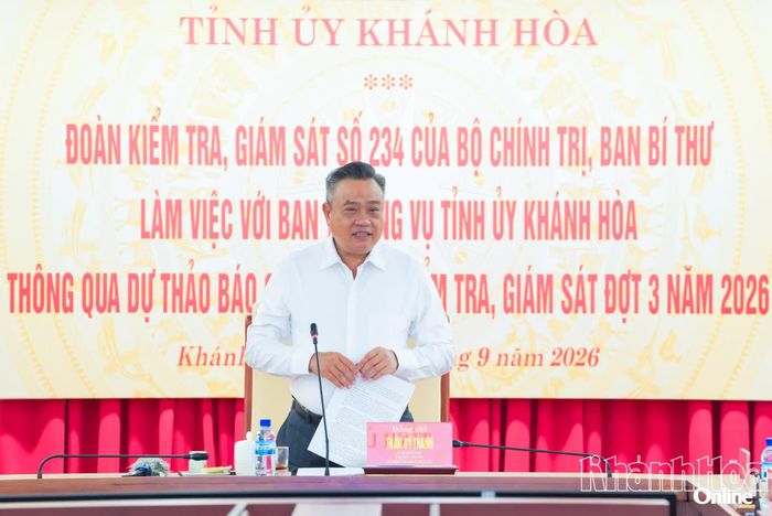 Đồng chí Trần Sỹ Thanh phát biểu tại buổi làm việc.