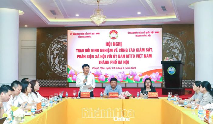 Phó Chủ tịch Ủy ban MTTQ TP. Hà Nội Phạm Anh Tuấn phát biểu tại hội nghị.