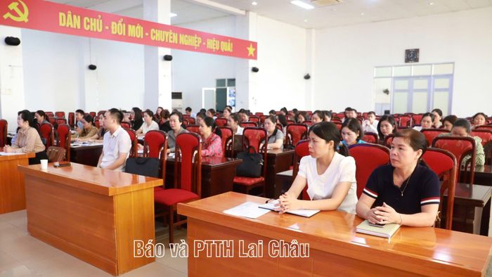 Đại biểu dự hội nghị.