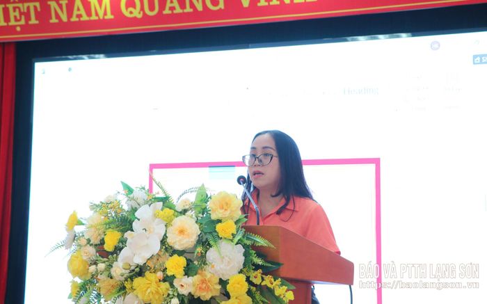 Báo cáo viên truyền đạt chuyên đề tại lớp bồi dưỡng