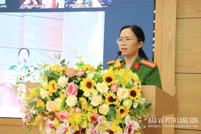 Lãnh đạo Công an phường Kỳ Lừa phát biểu ý kiến tại chương trình