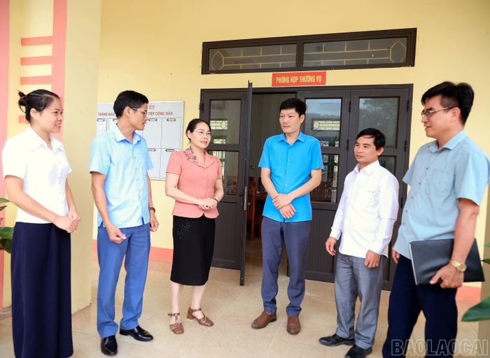 Công tác nắm bắt tư tưởng luôn được cán bộ xã Khánh Hòa chú trọng.