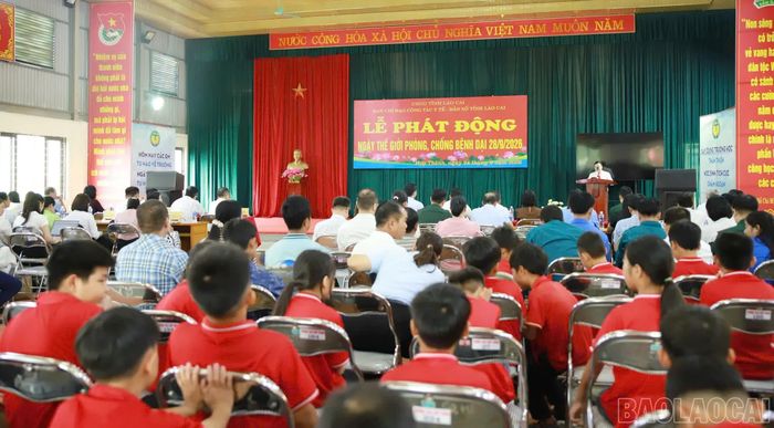 Quang cảnh lễ phát động.