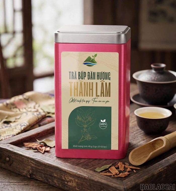  Lá đàn hương trở thành nguyên liệu sản suất trà đàn hương, ﻿mang lại giá trị kinh tế cao cho Hợp tác xã Nông, lâm nghiệp Thành Lâm. 