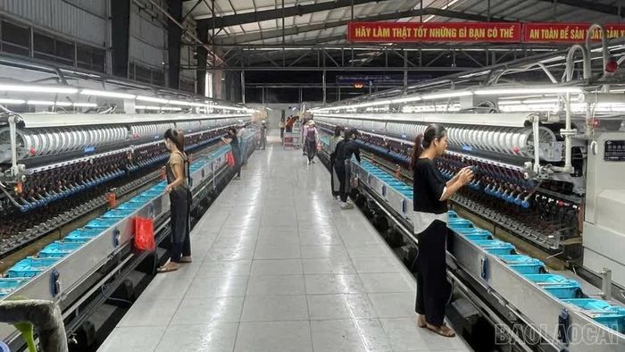 Ứng dụng thiết bị hiện đại góp phần nâng cao năng suất, chất lượng sản phẩm công nghiệp.
