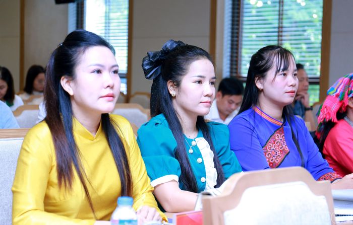 Các đại biểu tham dự hội nghị.