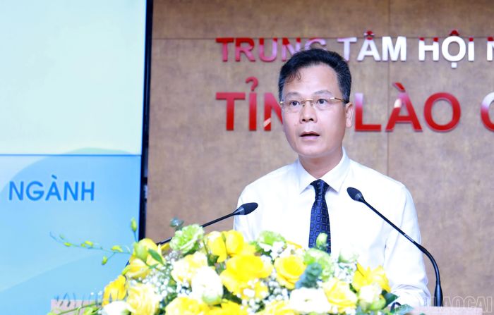 Đồng chí Nguyễn Thành Sinh - Phó Chủ tịch UBND tỉnh phát biểu bế mạc hội nghị.