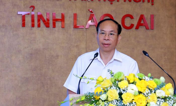 Các đại biểu phát biểu tham luận tại hội nghị.