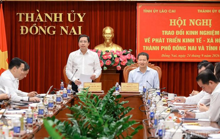 Bí thư Tỉnh ủy Lào Cai Dương Quốc Huy phát biểu tại buổi làm việc.