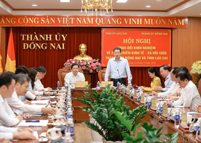 Bí thư Thành ủy, Trưởng đoàn ĐBQH thành phố Đồng Nai Vũ Hồng Văn phát biểu tại buổi làm việc.