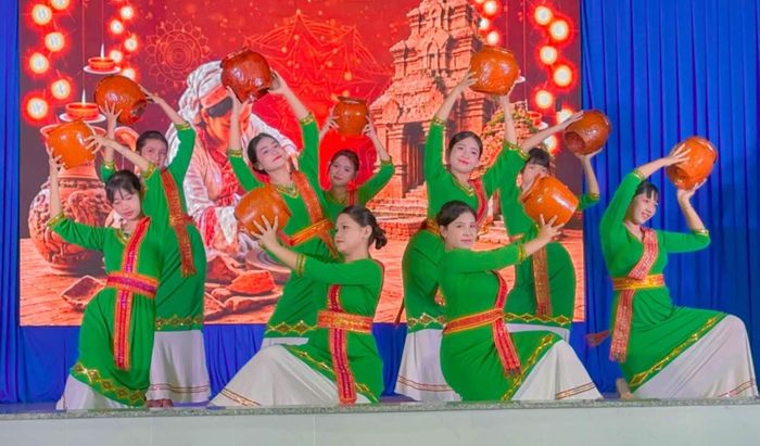 Các hoạt động văn hóa góp phần gắn kết cộng đồng dân cư tại Hàm Thuận Bắc.