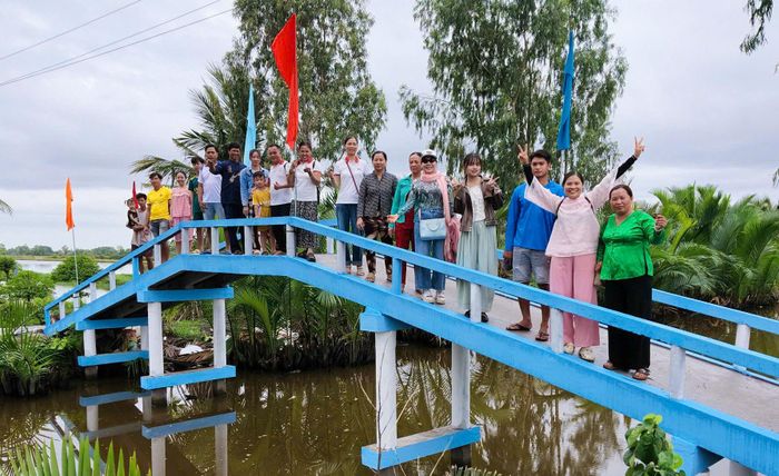 Chi hội vừa khánh thành 12 cây cầu mới cho bà con ở Cà Mau