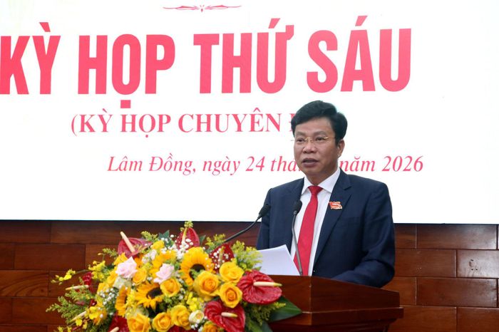 Đồng chí Lưu Văn Trung, Phó Bí thư Tỉnh ủy, Chủ tịch HĐND tỉnh phát biểu khai mạc kỳ họp