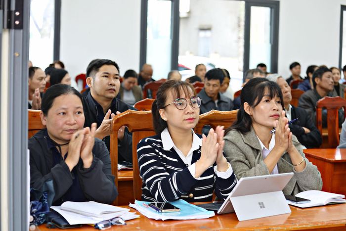 Cử tri xã Gia Hiệp dự hội nghị tiếp xúc cử tri trước Kỳ họp thứ hai, Quốc hội khoá XVI