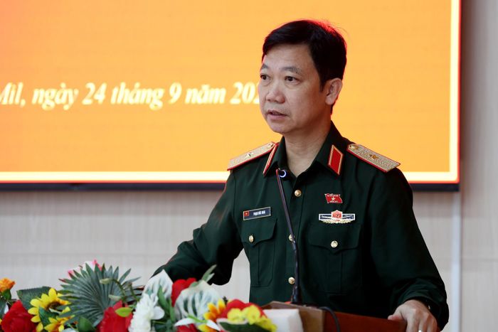 Đại biểu Phạm Đức Hoài đã trình bày khái quát kết quả Kỳ họp không thường lệ thứ nhất