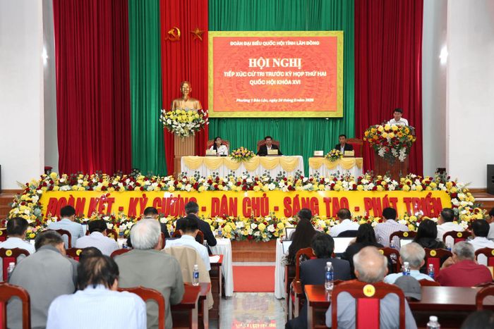 Quang cảnh hội nghị tiếp xúc cử tri tại Phường 1 Bảo Lộc